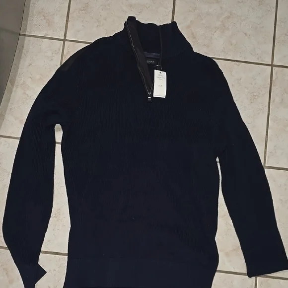 Men's Black Sweater - Picture 1 of 3